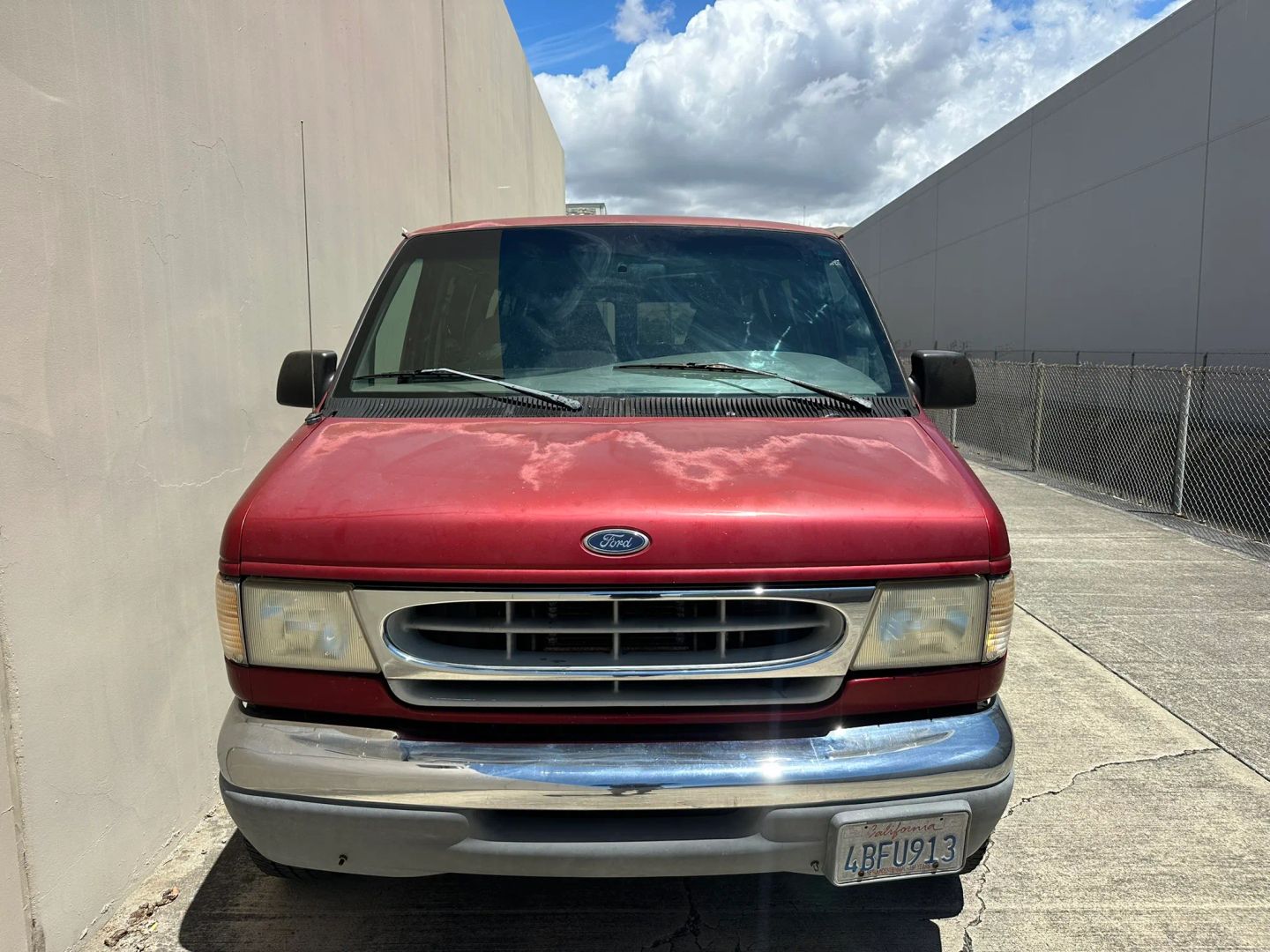 ford club wagon 1998 1FBSS31S2WHB97367 image ford club wagon 1998 1FBSS31S2WHB97367 image